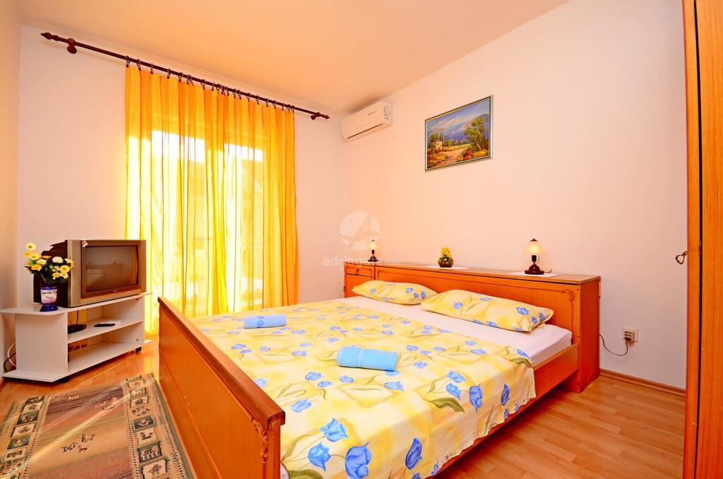 Apartments Mario With Private Parking Makarska Habitación foto